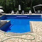 Semesteranläggning (resort) Rakovica 5*