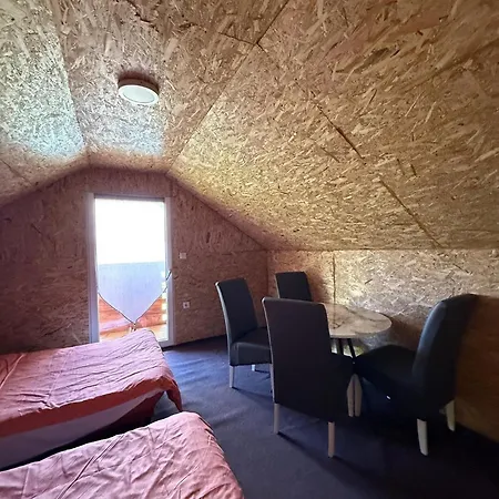 Semesteranläggning (resort) Rakovica 5*